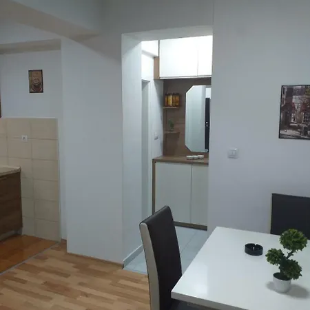 Апартаменти Exclusive In The Center Of