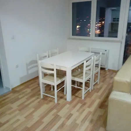 Апартаменти Exclusive In The Center Of